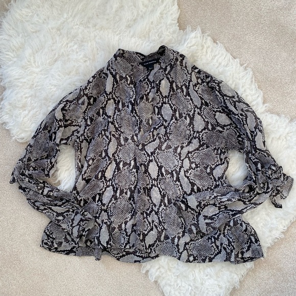 Python Print Flowy Blouse - Picture 4 of 4